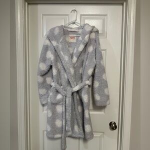 Women’s robe, very soft and warm!! Size LARGE/XLARGE